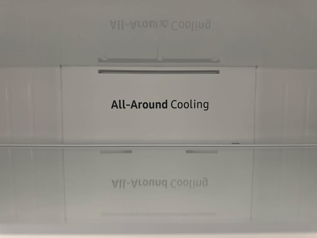 Samsung - Bespoke 23 cu. ft. Counter Depth 4-Door French Door Refrigerator with AI Hybrid Cooling