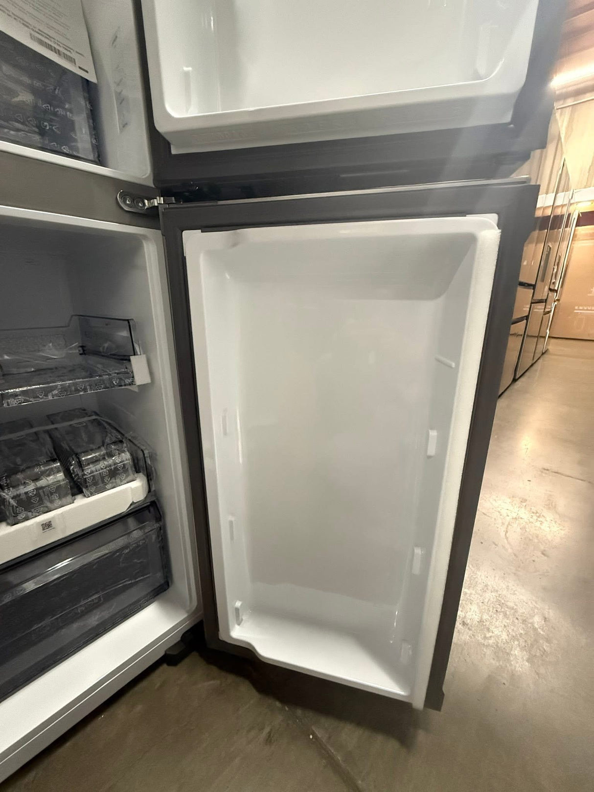 Samsung - Bespoke 23 cu. ft. Counter Depth 4-Door French Door Refrigerator with AI Hybrid Cooling