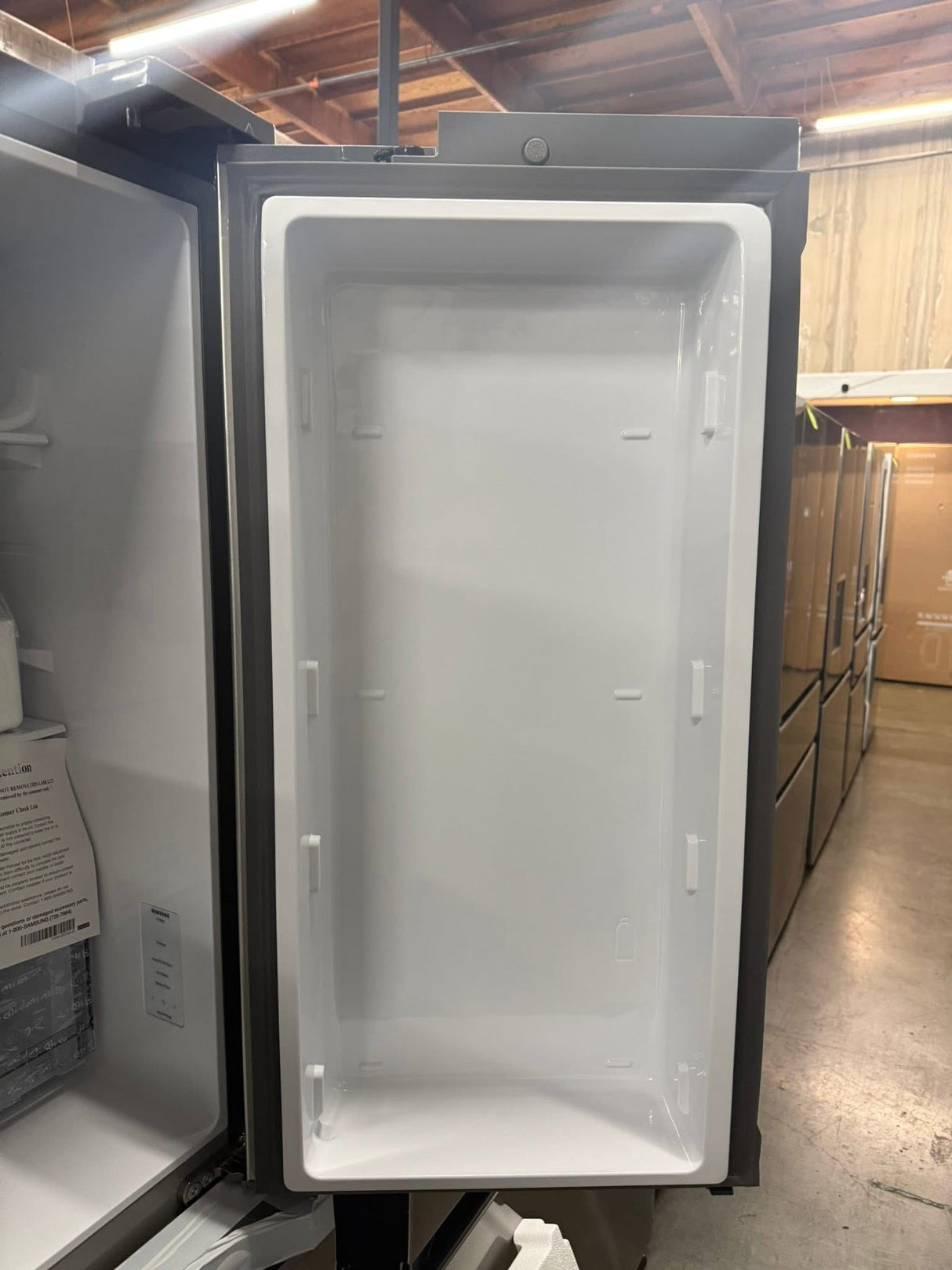 Samsung - Bespoke 23 cu. ft. Counter Depth 4-Door French Door Refrigerator with AI Hybrid Cooling