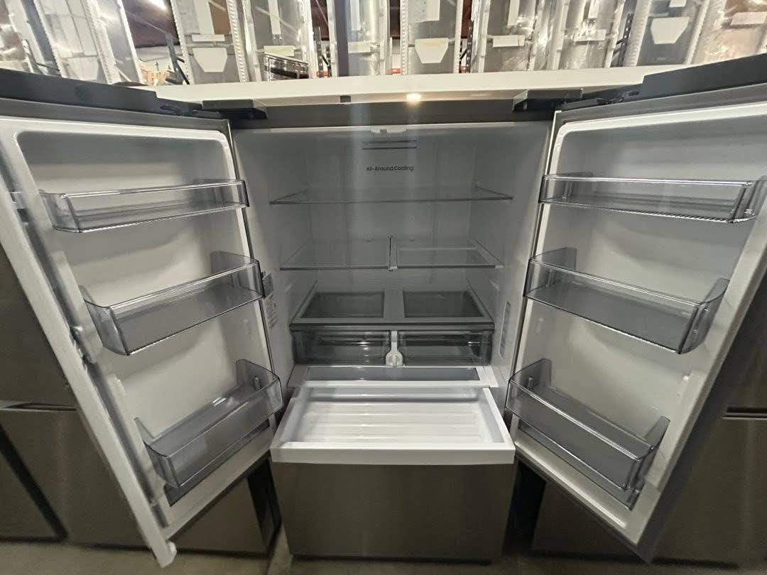 Samsung - 32 cu. ft. 3-Door French Door Smart Refrigerator with Dual Auto Ice Maker